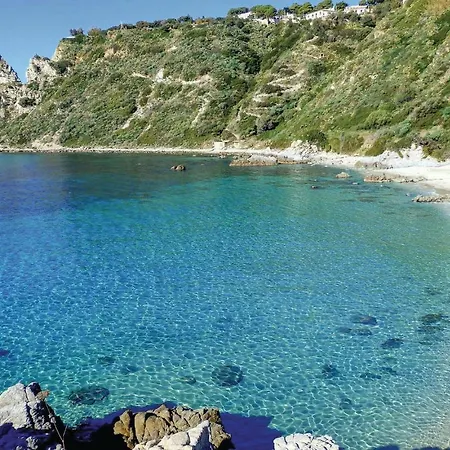 Ferienhaus Two-bedroom In Smaria Di Ricadi -vv-