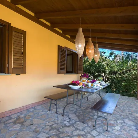 Two-bedroom In Smaria Di Ricadi -vv- 度假居