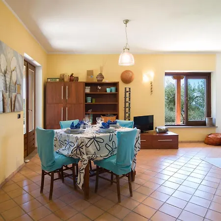 Two-bedroom In Smaria Di Ricadi -vv- 度假居 Santa Maria