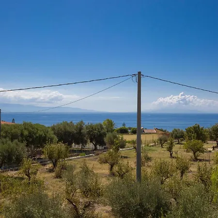 Ferienhaus Two-bedroom In Smaria Di Ricadi -vv-